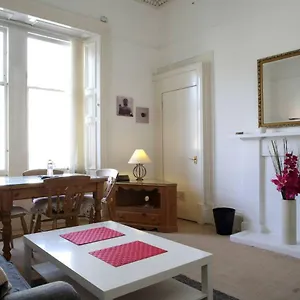 Grindlay Street Residence, 2 Bedroom, 2 Bathroom Close To Castle Appartement